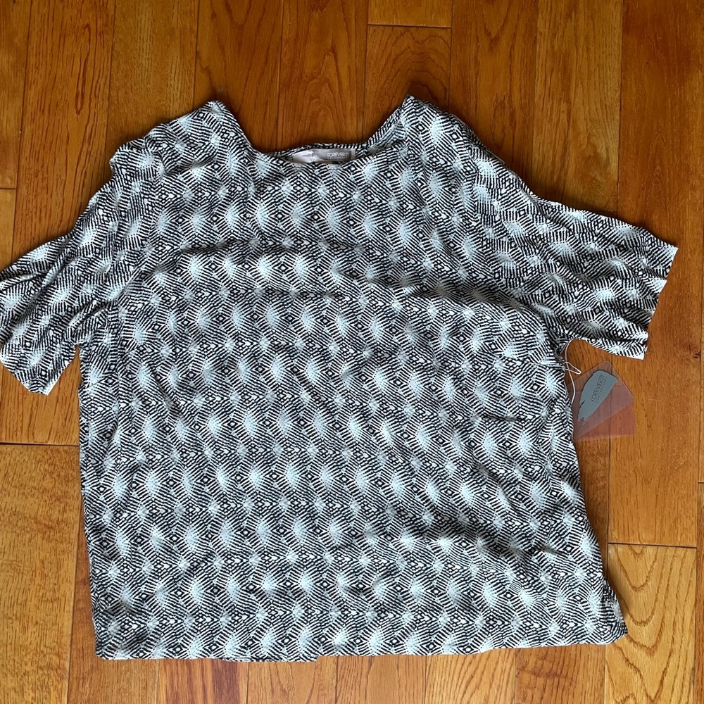 Vintage Forever 21 open back top, women’s size medium.